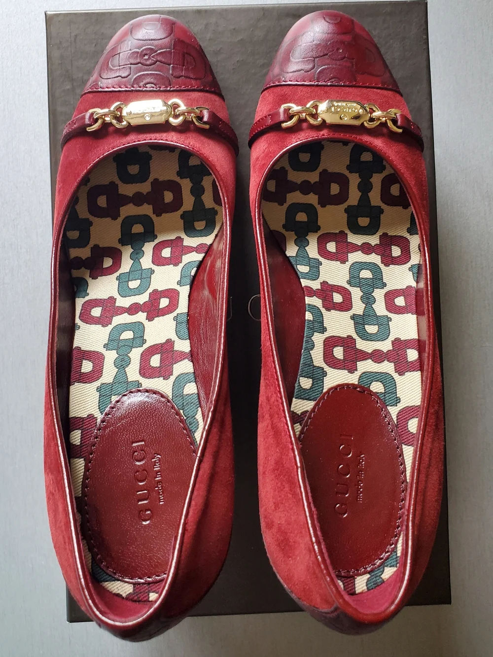 Gucci Burgundy Suede Pump with Gold Hardware